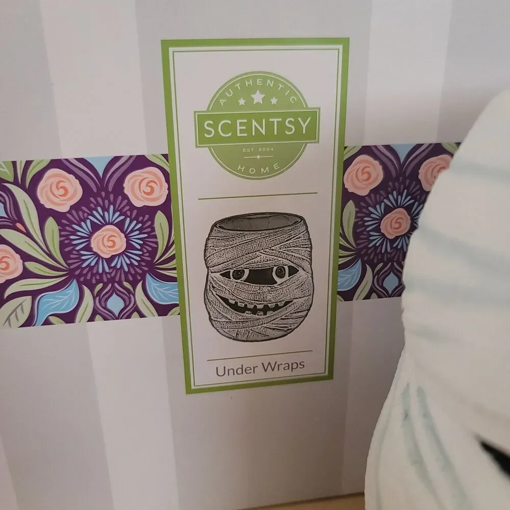Scentsy “UNDER WRAPS” Mummy Halloween Full Size Wax Warmer and Mini Plug In